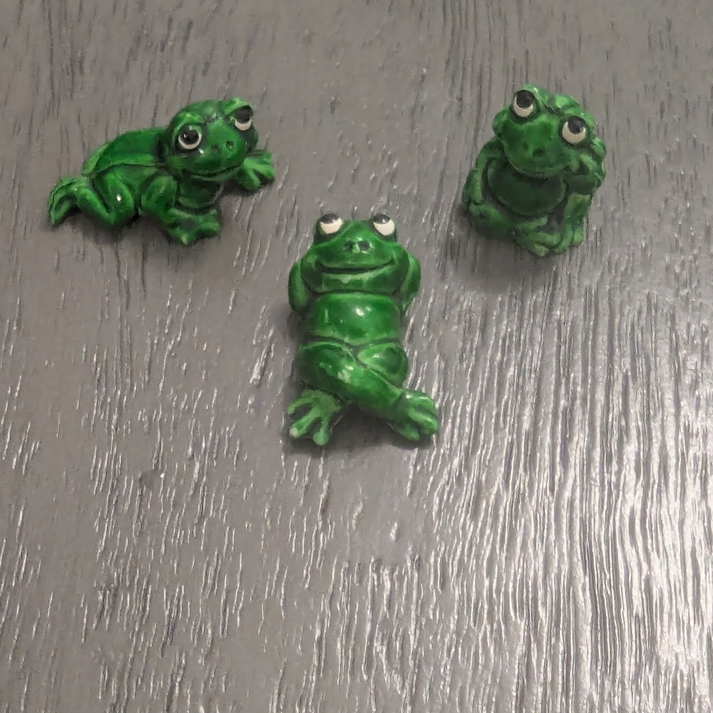 šø Vintage German Frog Collection | Enamel Frog Band Bracelet+Goebel-Style Figur - Picture 4 of 11